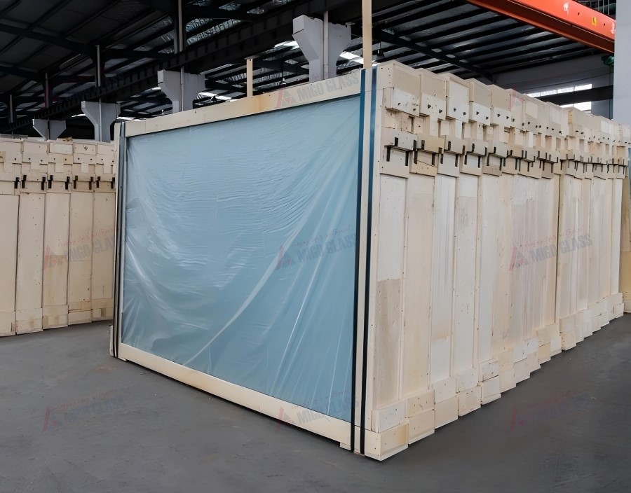 Padel glass safety packing at MIGO GLASS Padel glass safety packing at MIGO GLASS